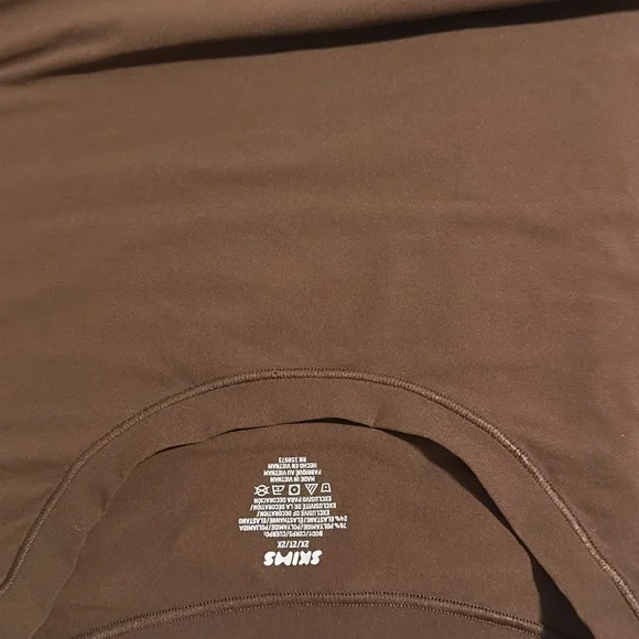 SKIMS Chocolate T Shirt XXL - Picture 4 of 5